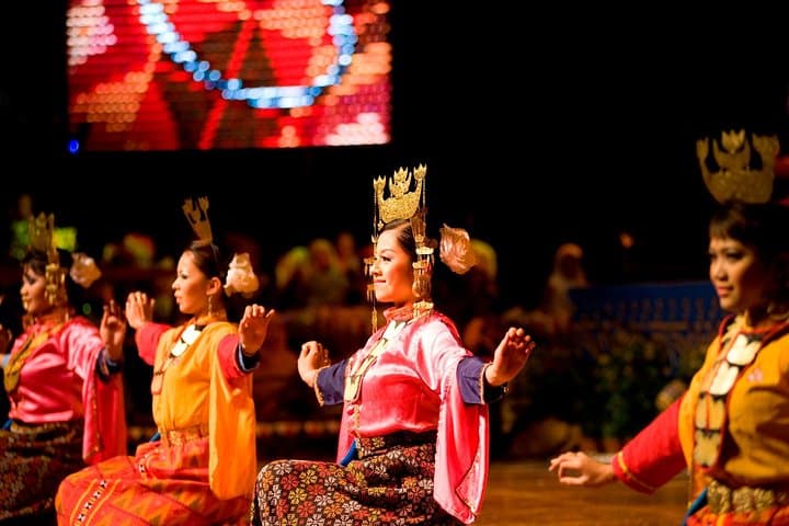 Kota Kinabalu Night Market, Signal Hill Views & Cultural Dance Dinner photo 1