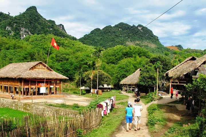Mai Chau Day Tour from Hanoi: Cycling Through Vietnam’s Rice Valleys photo 2