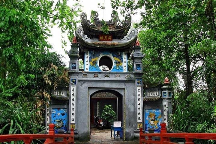 Hanoi Cyclo Ride and Thang Long Water Puppet Show — Full-Day Old Quarter Experience