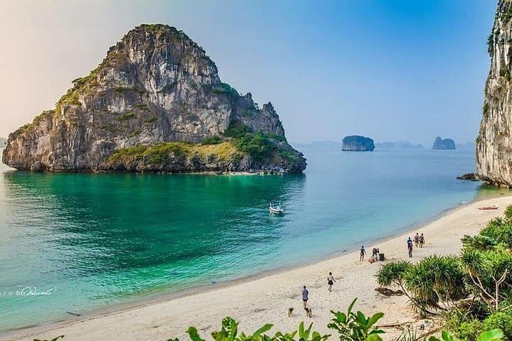 Vietnam Express Southbound: 10-Day Hanoi to Ho Chi Minh Adventure photo 1