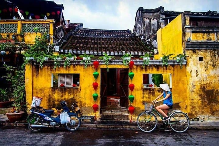 Vietnam Express Southbound: 10-Day Hanoi to Ho Chi Minh Adventure photo 2