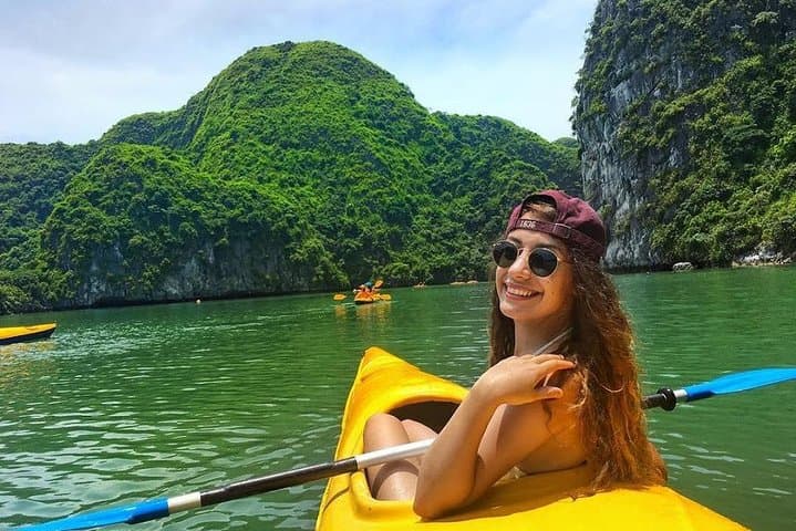 3-Day Halong Bay Cruise & Kayaking: Titop, Sung Sot & Luon Cave Explorer