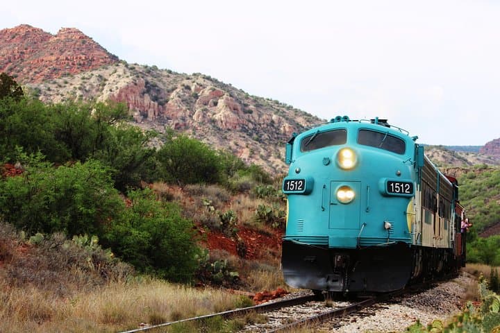 Verde Canyon Railroad: Scenic Luxury Train Ride Through Arizona’s Red Rocks photo 3