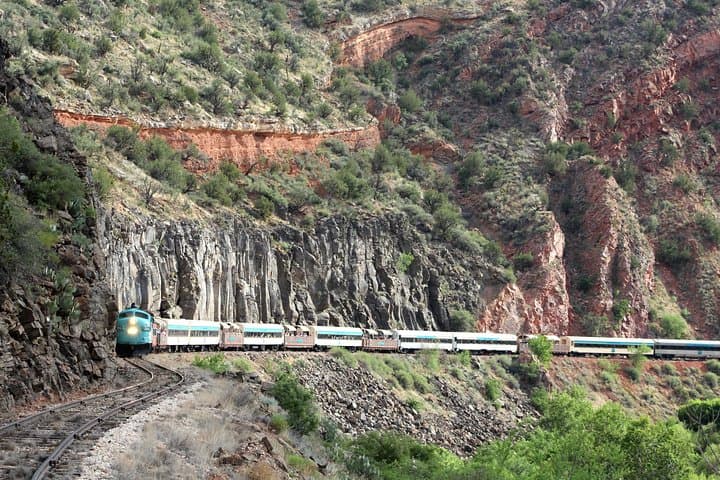 Verde Canyon Railroad: Scenic Luxury Train Ride Through Arizona’s Red Rocks photo 4