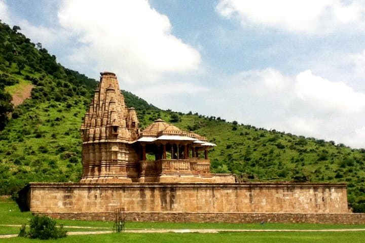 Jaipur Day Trip: Haunted Bhangarh Fort & Chand Baori Stepwell photo 2