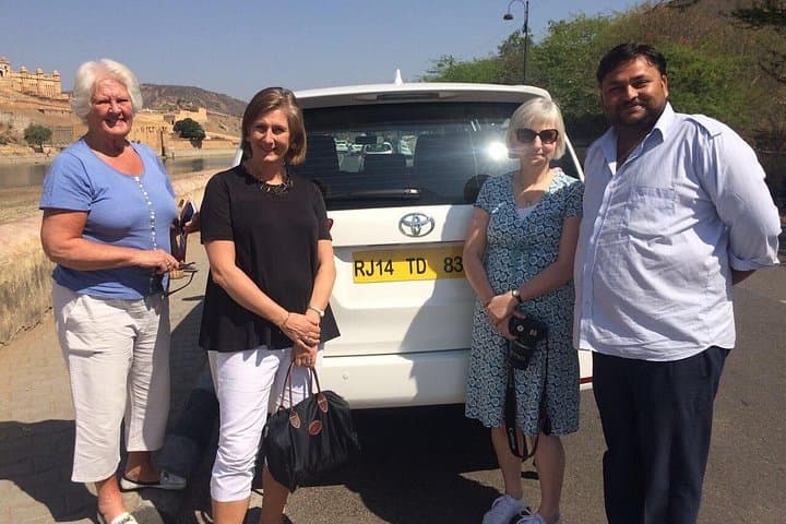 Private Car & Driver Rental: 8-Day Golden Triangle and Rajasthan Road Tour photo 1