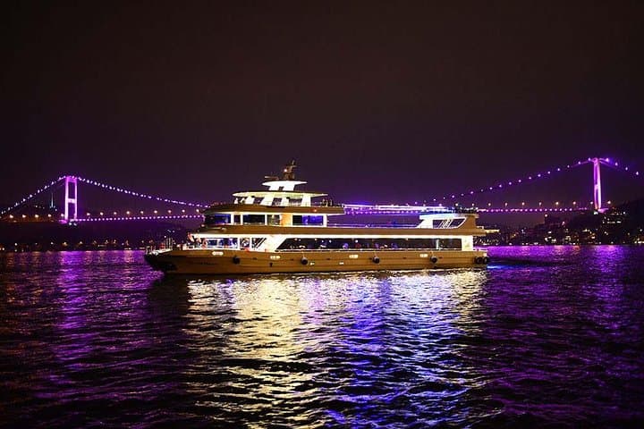 Bosphorus Dinner Cruise: Evening Sail Between Europe and Asia with Live Shows photo 2