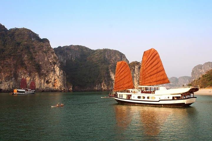 Hanoi to Halong and Sapa 6-Day Trek & Cruise Adventure