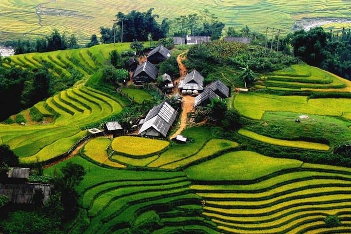 Hanoi to Halong and Sapa 6-Day Trek & Cruise Adventure photo 2