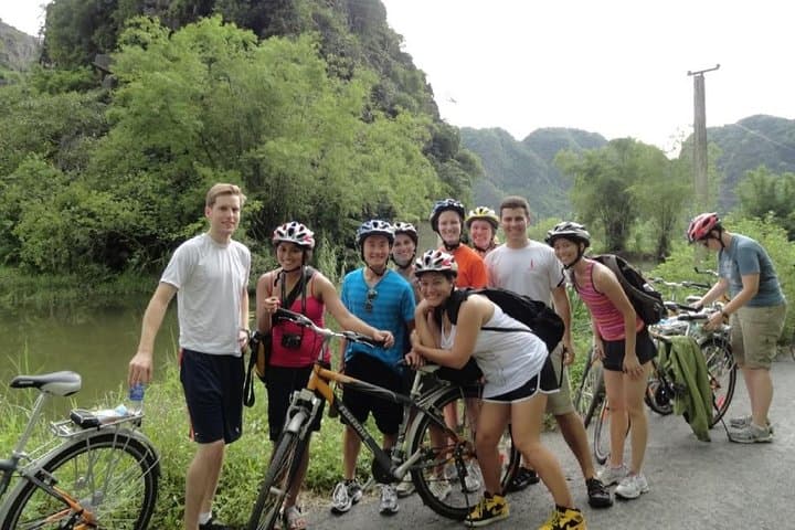 Ninh Binh Full-Day: Hoa Lu, Hang Mua Hike & Tam Coc Boat Tour photo 2