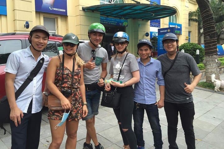 Explore Hanoi by Motorbike: 3-Hour Private Tour Guide
