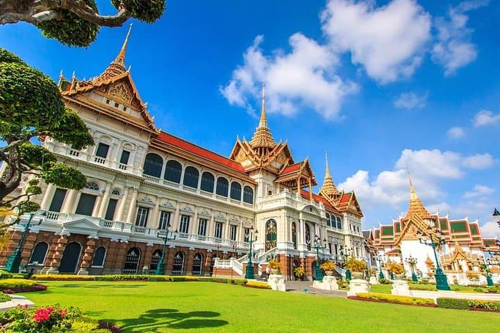 Private Full-Day Bangkok City & Floating Market Tour with Local Guide