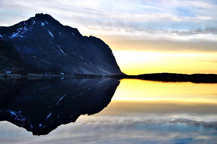 Midnight Sun Kayak in Eggum, Lofoten — Evening Kayak Under the Midnight Sun photo 2