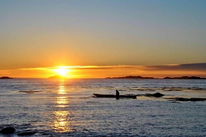 Midnight Sun Kayak in Eggum, Lofoten — Evening Kayak Under the Midnight Sun photo 3