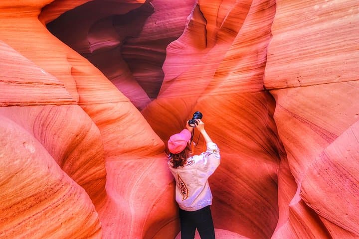 Lower Antelope Canyon, Horseshoe Bend & Lake Powell: Full-Day Southwest Tour from Las Vegas