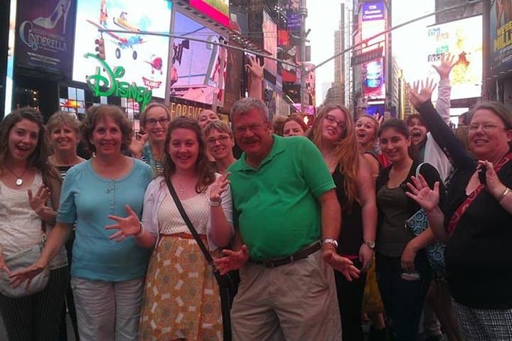 Greenwich Village Piano Bar Crawl: NYC Musical Theatre Pub Tour & Stonewall History photo 2