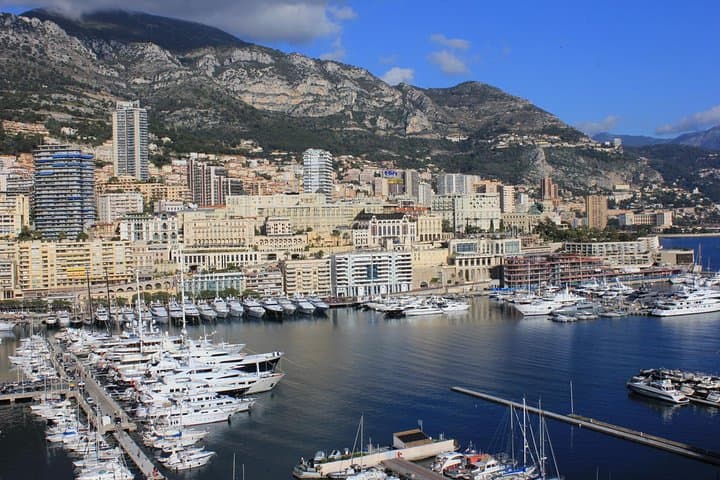 Eze Village, Monaco & Monte-Carlo: Coastal Private Day Tour from Nice