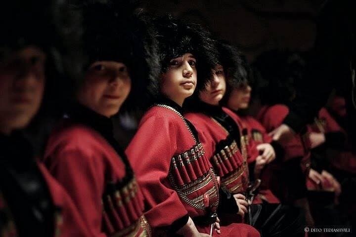 Private Tbilisi City Tour and Traditional Dinner with Folk Show