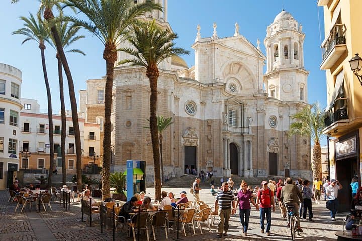 Cadiz Private Walking Tour — Historic Monuments, Fish Market & La Caleta Beach