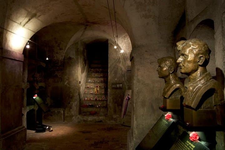 WWII in Prague: Half-Day Walking Tour of Heroes and Traitors photo 1