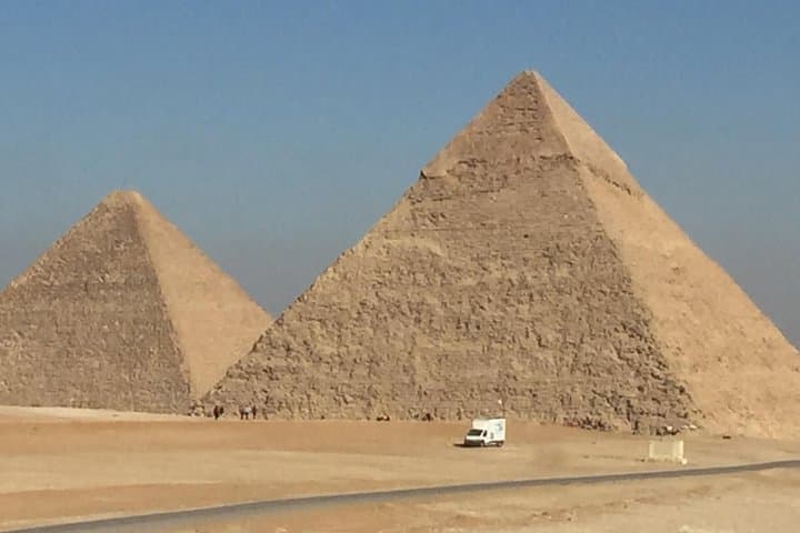 Cairo Day Tour from Hurghada: Egyptian Museum, Giza Pyramids & Sphinx
