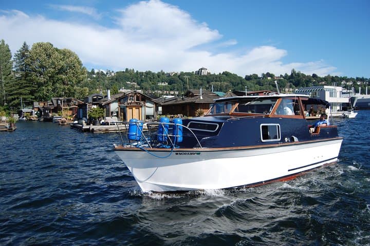Lake Union Floating Homes Cruise: A 2-Hour BYOB Sightseeing Tour in Seattle photo 2