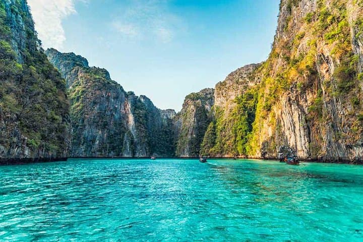 Phi Phi Sunrise Speedboat Tour from Phuket: Maya Bay, Pileh Lagoon & Snorkeling