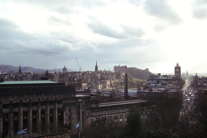 Edinburgh Private Walking Tour: Old Town Highlights & Local Secrets photo 2