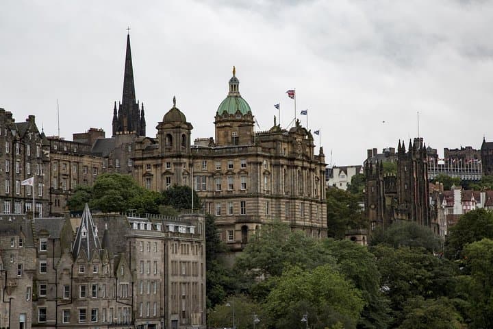 Edinburgh Private Walking Tour: Old Town Highlights & Local Secrets photo 3