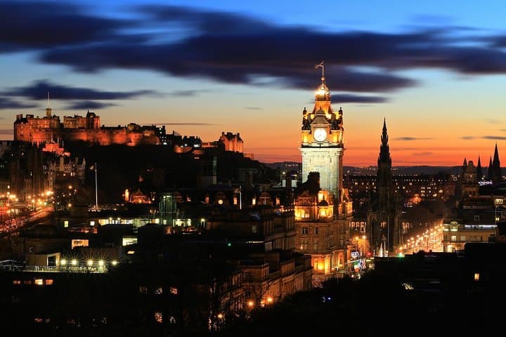Edinburgh Private Walking Tour: Royal Mile History & Hidden Gems