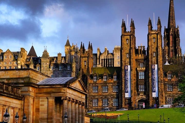 Edinburgh Private Walking Tour: Royal Mile History & Hidden Gems photo 2