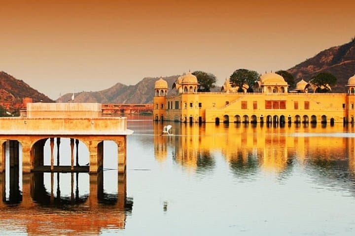 Private Jaipur Sightseeing: Amber Fort, Jal Mahal & City Palace in a Day photo 2