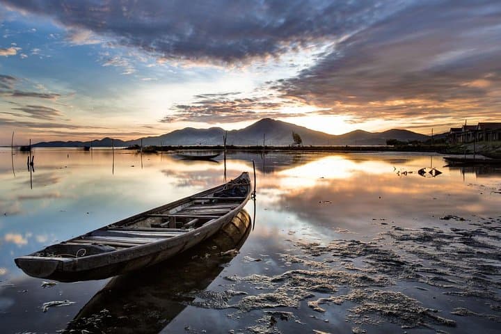 Tam Giang Lagoon Sunrise and Sunset Boat Tour from Hue