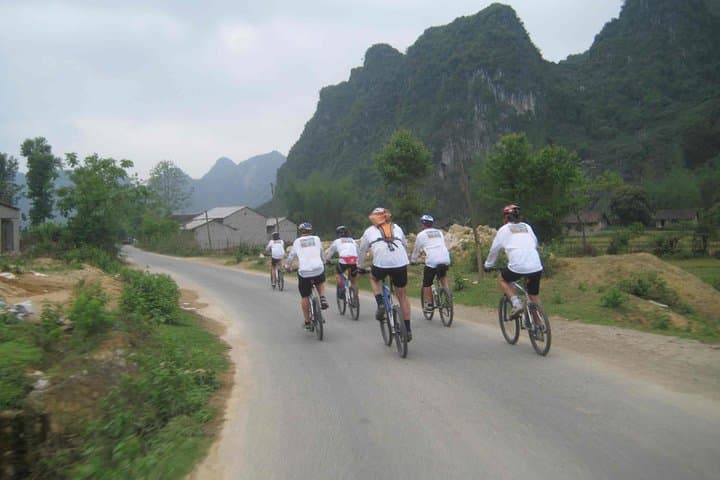 Hoa Lu & Tam Coc Boat and Bike Day Trip from Hanoi — Row Tam Coc, Bike Rice-Field Roads