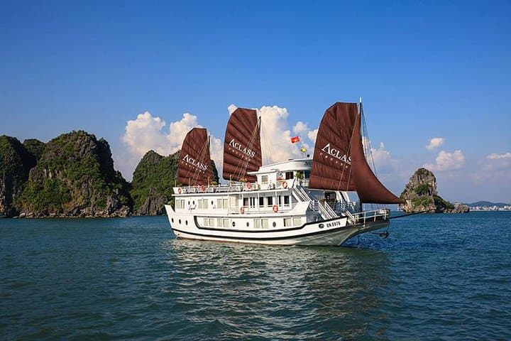 Ha Long Bay 2-Day Luxury Junk Cruise: Sung Sot Cave, Ti Top & Night Squid Fishing