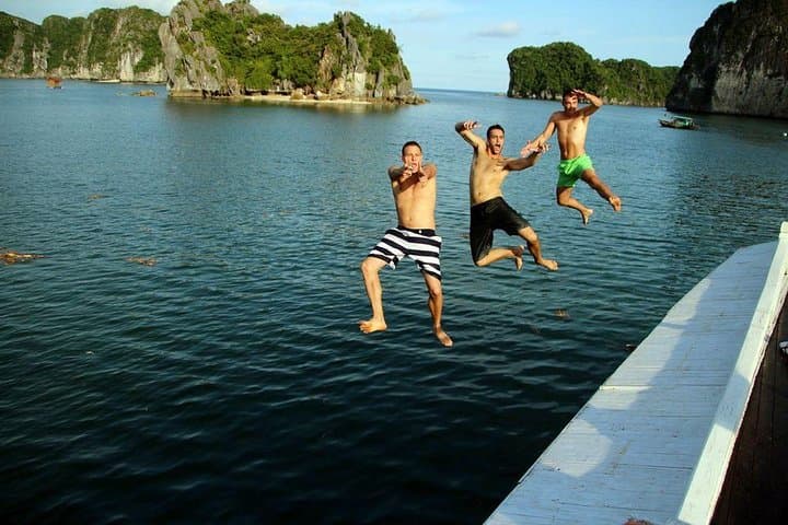 3-Day Ha Long Bay & Lan Ha Bay Cruise: Kayaking, Viet Hai Village & Cat Ba photo 2
