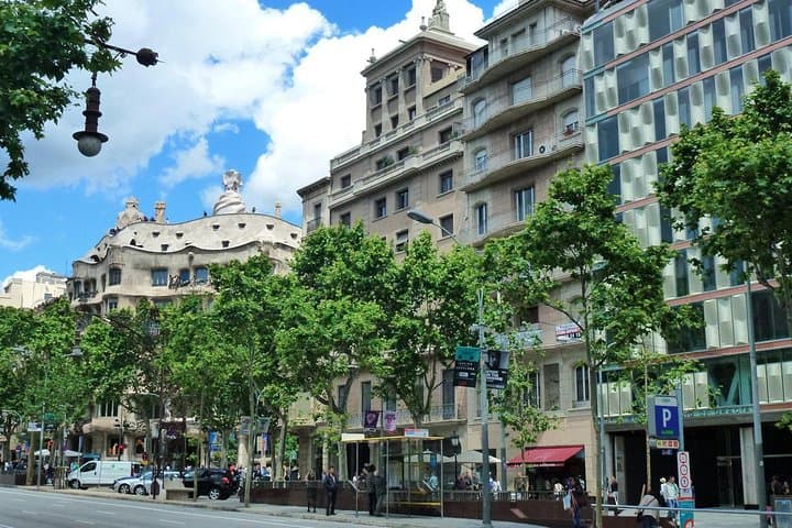 Barcelona Highlights Private Tour: La Rambla, Gaudí, Montjuïc in 4 Hours photo 2