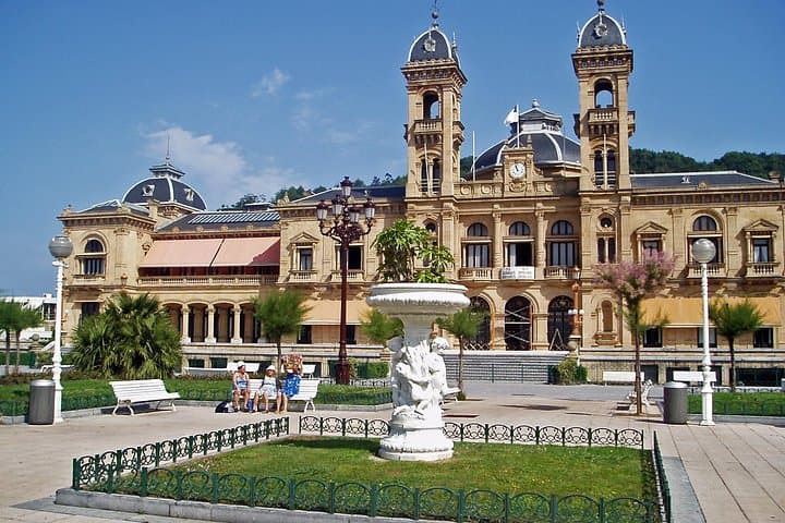 Private San Sebastian Day Tour from Bilbao — La Concha, Pintxos & Monte Igueldo Views photo 3