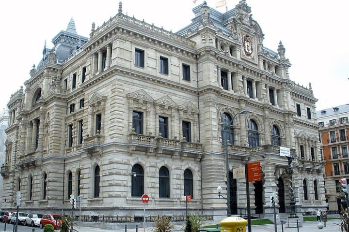 Private 4-Hour Bilbao Walking Tour: Old Town, Guggenheim & Local Markets photo 1