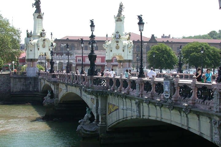 San Sebastián Private City Tour: Monte Igueldo, La Concha & Old Town in 4 Hours photo 3