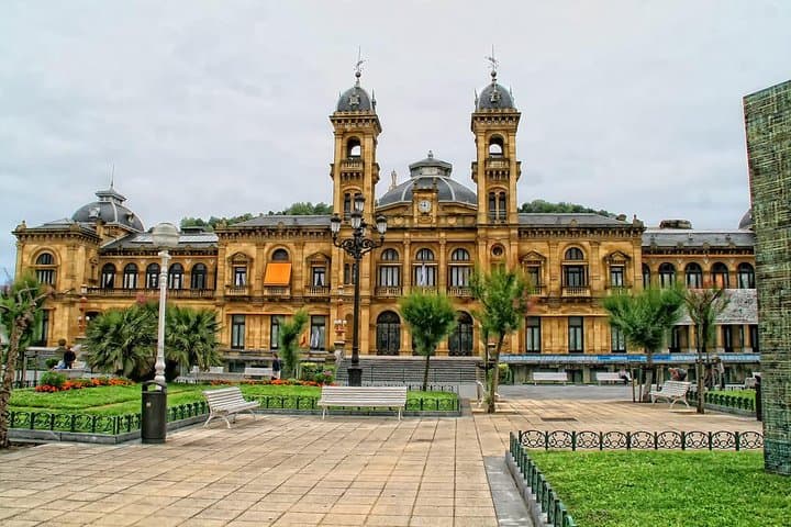 Explore San Sebastián: Private Walking Tour with Monte Igeldo Funicular