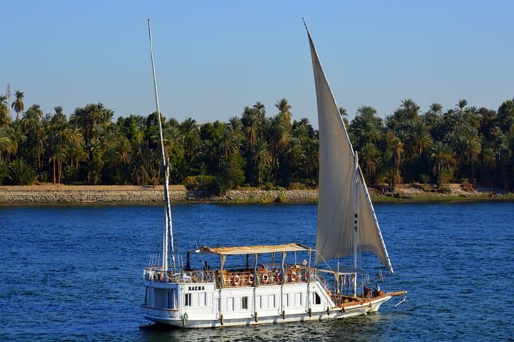 Dahabiya Nile Cruise Aswan to Luxor: 3‑Night Luxury Sailing & Temple Sightseeing