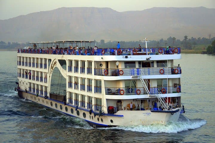 Nile Cruise Luxor to Aswan: 4-Night Classic River Journey with Private Sightseeing photo 1