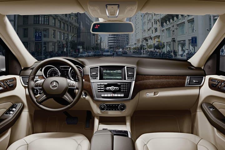 Dubai Premium Transfer: Private Luxury Ride from City Centre to DXB