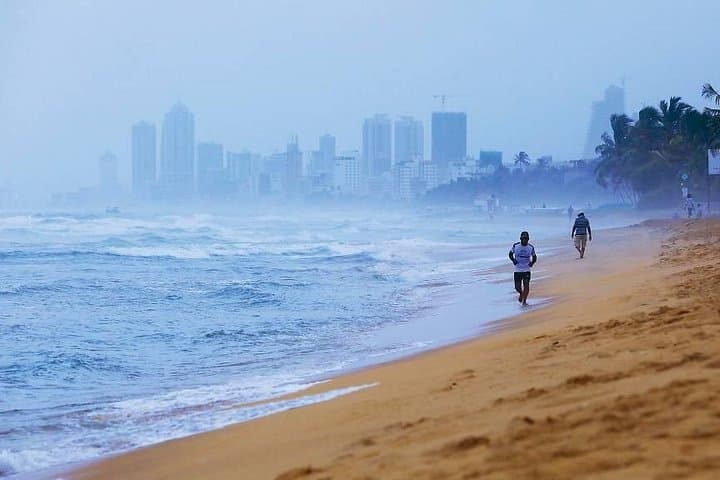 Private Colombo Walking Tour with a Local Guide — Galle Face to Fort Market photo 2
