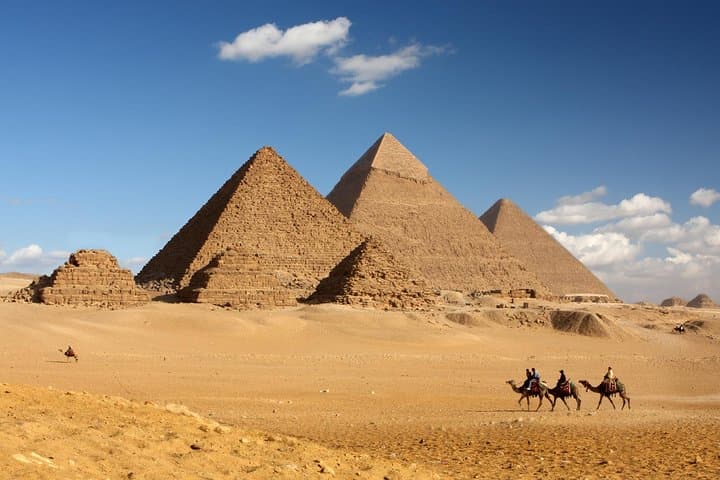 Hurghada to Cairo 2-Day Air Tour — Giza Pyramids, Egyptian Museum & Old Cairo
