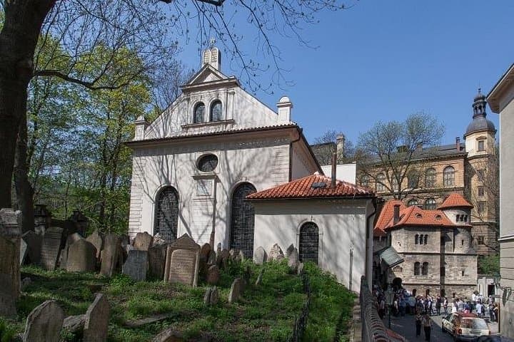 Private Prague Jewish Quarter Tour: Full-Day City Sights & Synagogues photo 2