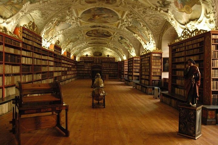 Exclusive Strahov Library Private Tour and Prague Castle Highlights