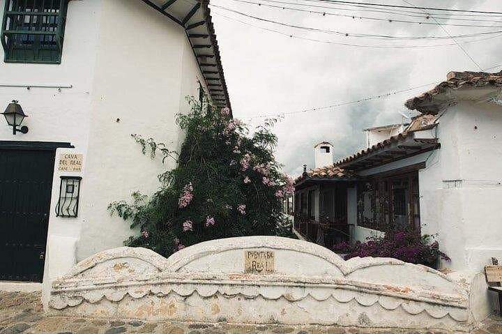 Villa de Leyva & Ráquira Day Trip: Colonial Plaza, Ceramics Markets and Andean Countryside photo 3