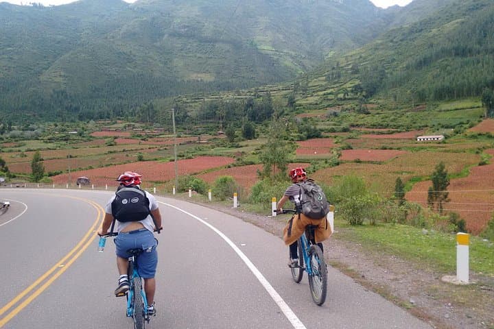 Private South Valley Bike Tour to Tipón, Andahuaylillas & Pisaq Market